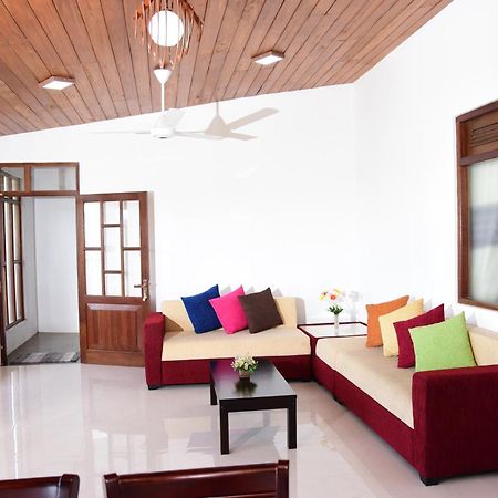 Saru Holiday Apartment - Upto 6 Guests Kandy Exteriér fotografie