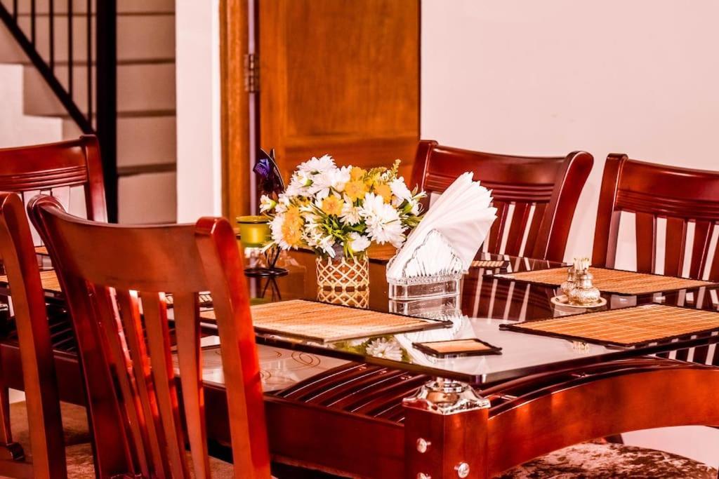 Saru Holiday Apartment - Upto 6 Guests Kandy Exteriér fotografie
