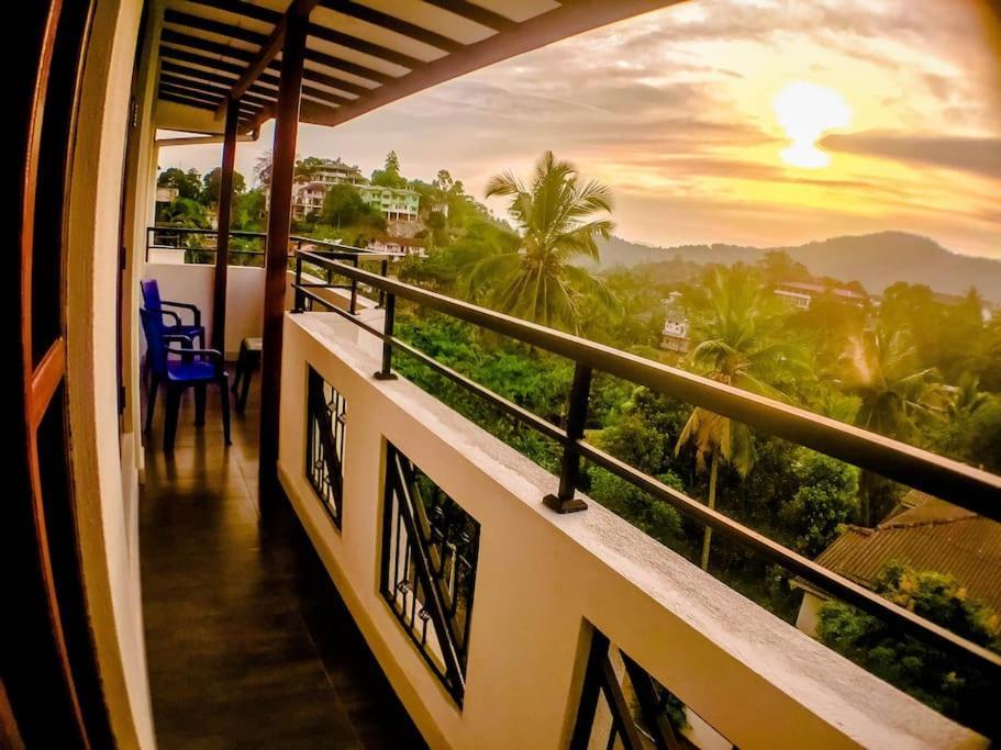 Saru Holiday Apartment - Upto 6 Guests Kandy Exteriér fotografie